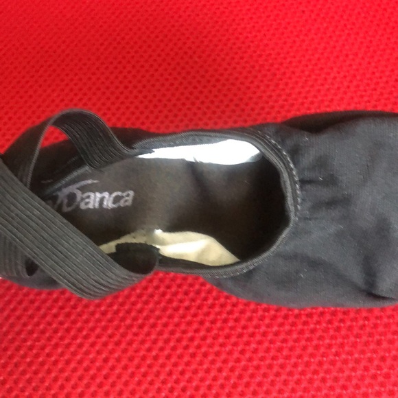Black Childrens/little kids ballet slippers size UK2.5. So Danca. New with tags! - Picture 1 of 6